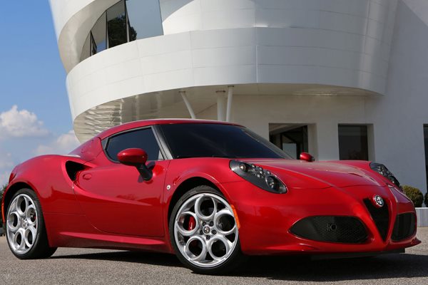 Технически характеристики на Alfa Romeo 4C  и разход на гориво